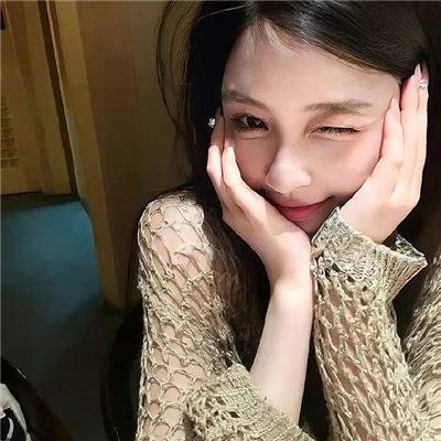 潇洒佳人淡淡妆